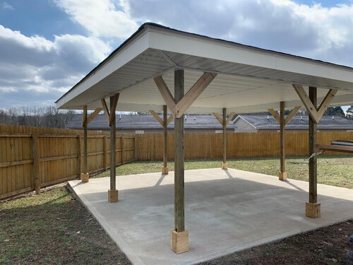 AMFM outdoor shelter